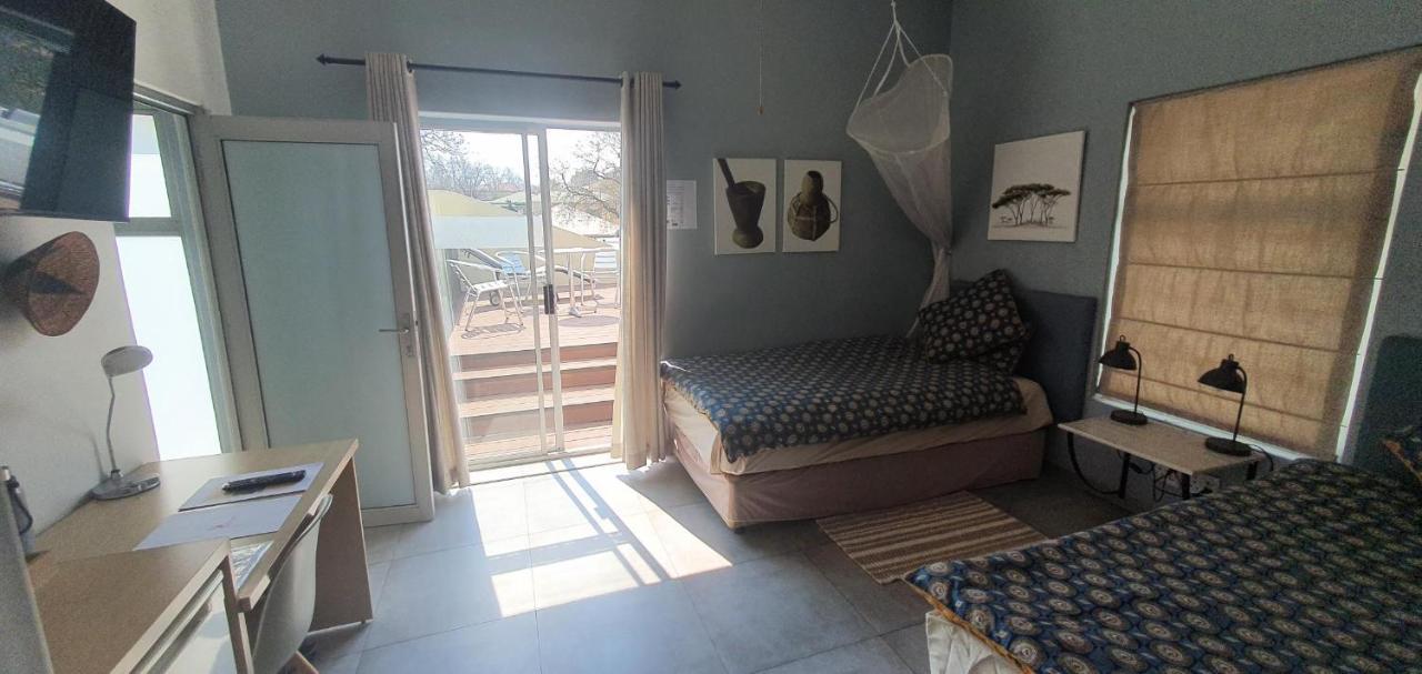 Vondelhof Guesthouse Windhoek Exterior photo