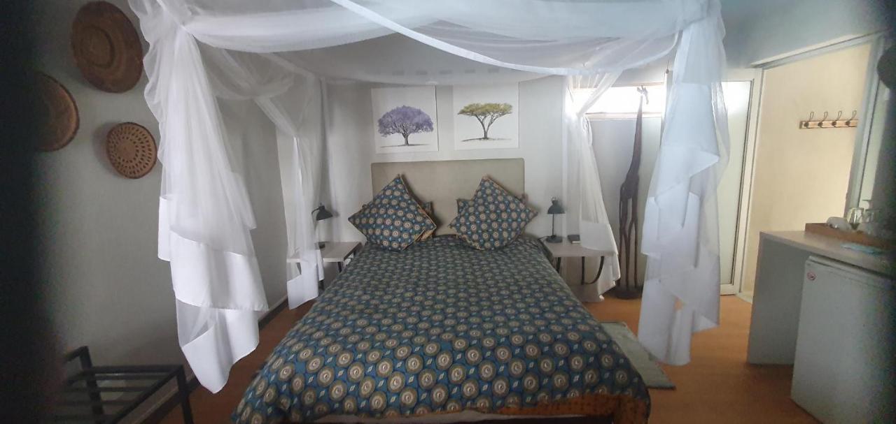 Vondelhof Guesthouse Windhoek Exterior photo